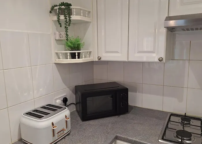 Old Coach House Apartment